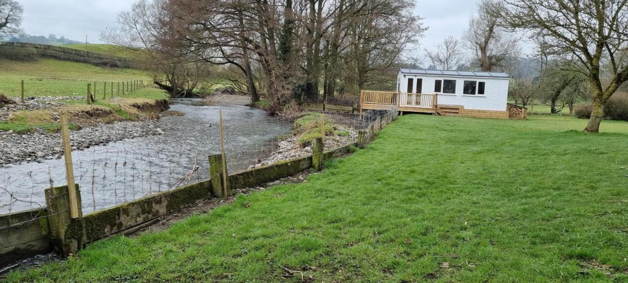 Riverside Cabin In Shropshire Oswestry Exterior foto