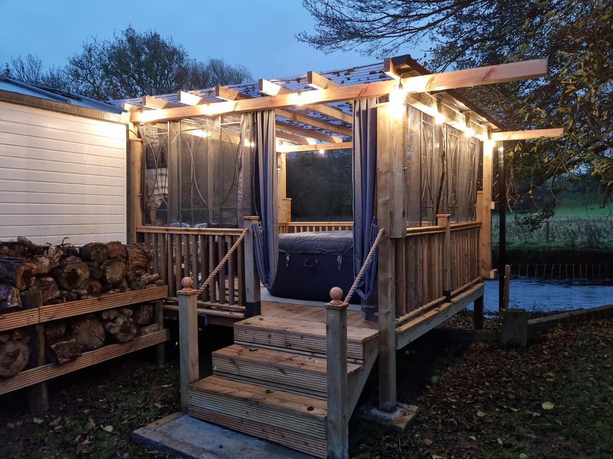 Riverside Cabin In Shropshire Oswestry Exterior foto